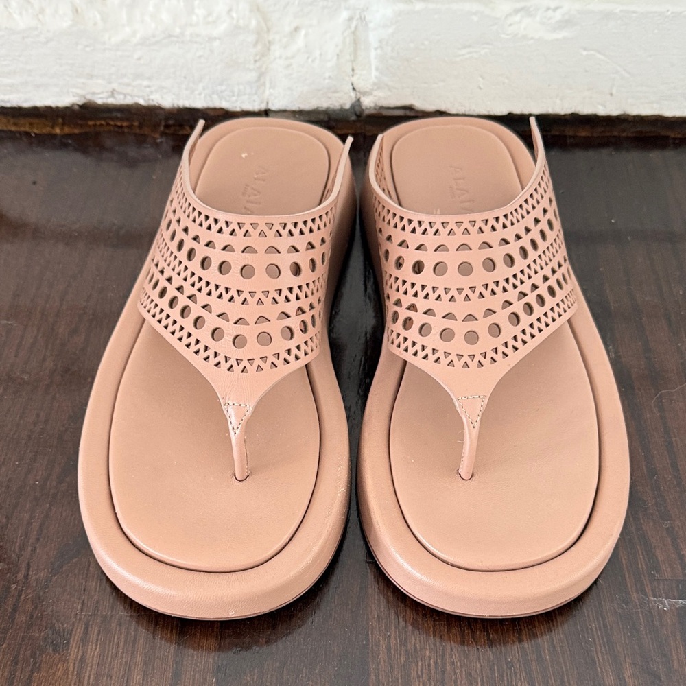Alaia Blush Pink Sandals Neiman Marcus 8.5 - Picture 2 of 8